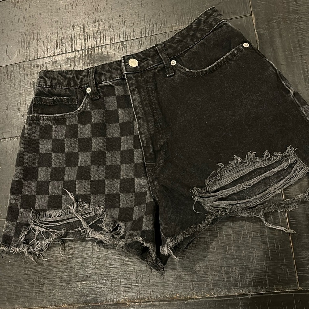 Forever 21 Black Distressed Checkered Cutoff Jean Denim Shorts Size 29​​​